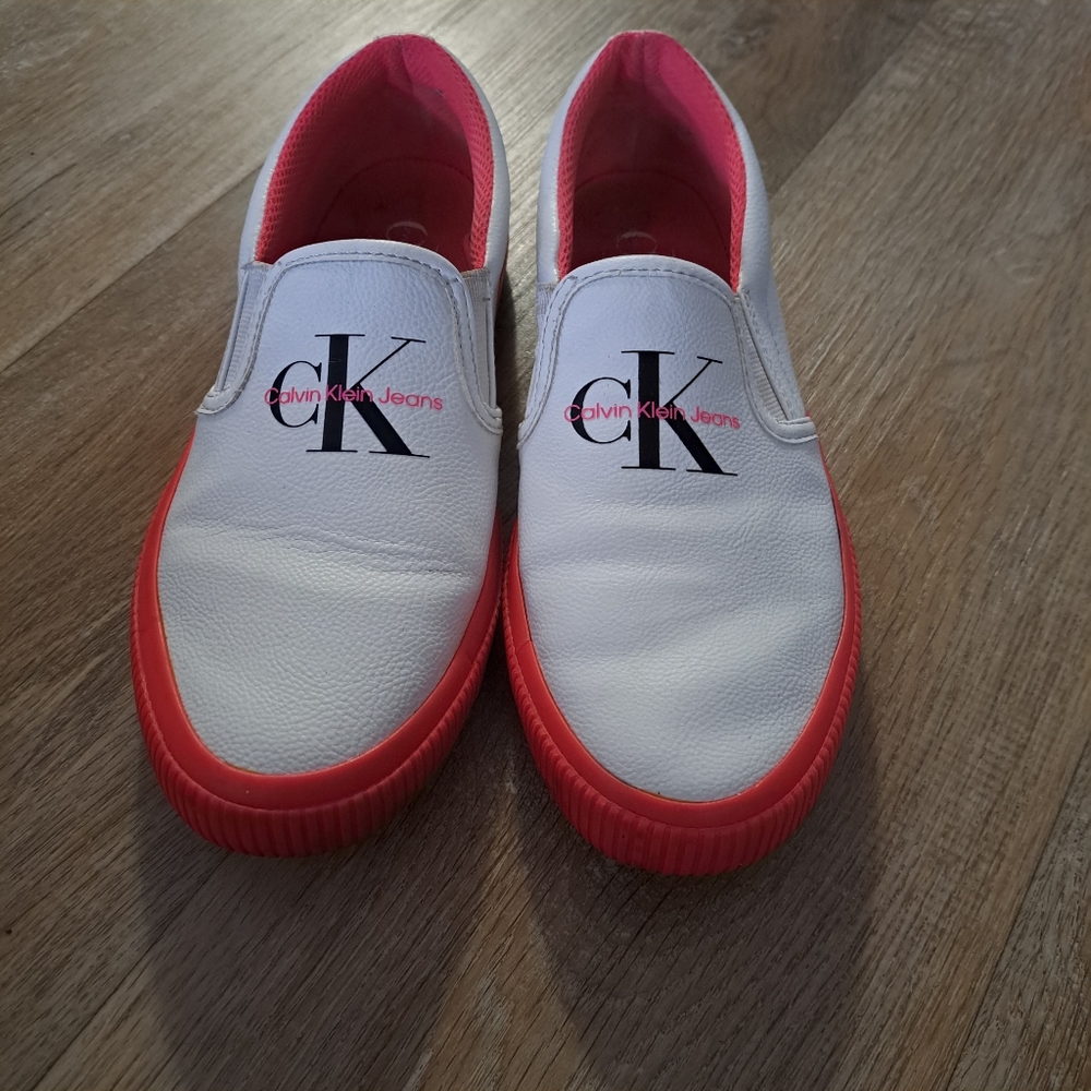 Calvin Klein White Pink Accent Slip-On Sneakers Women's Size 7 1/2